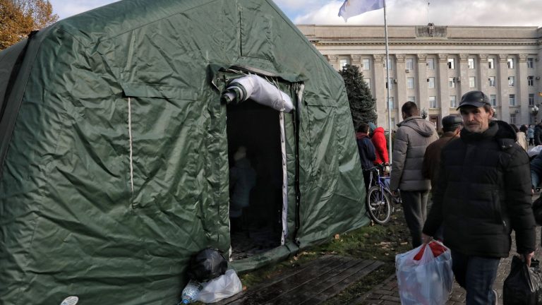 Ukraine-Krieg im Newsblog | Ukraine bietet Menschen in Cherson Evakuierung an