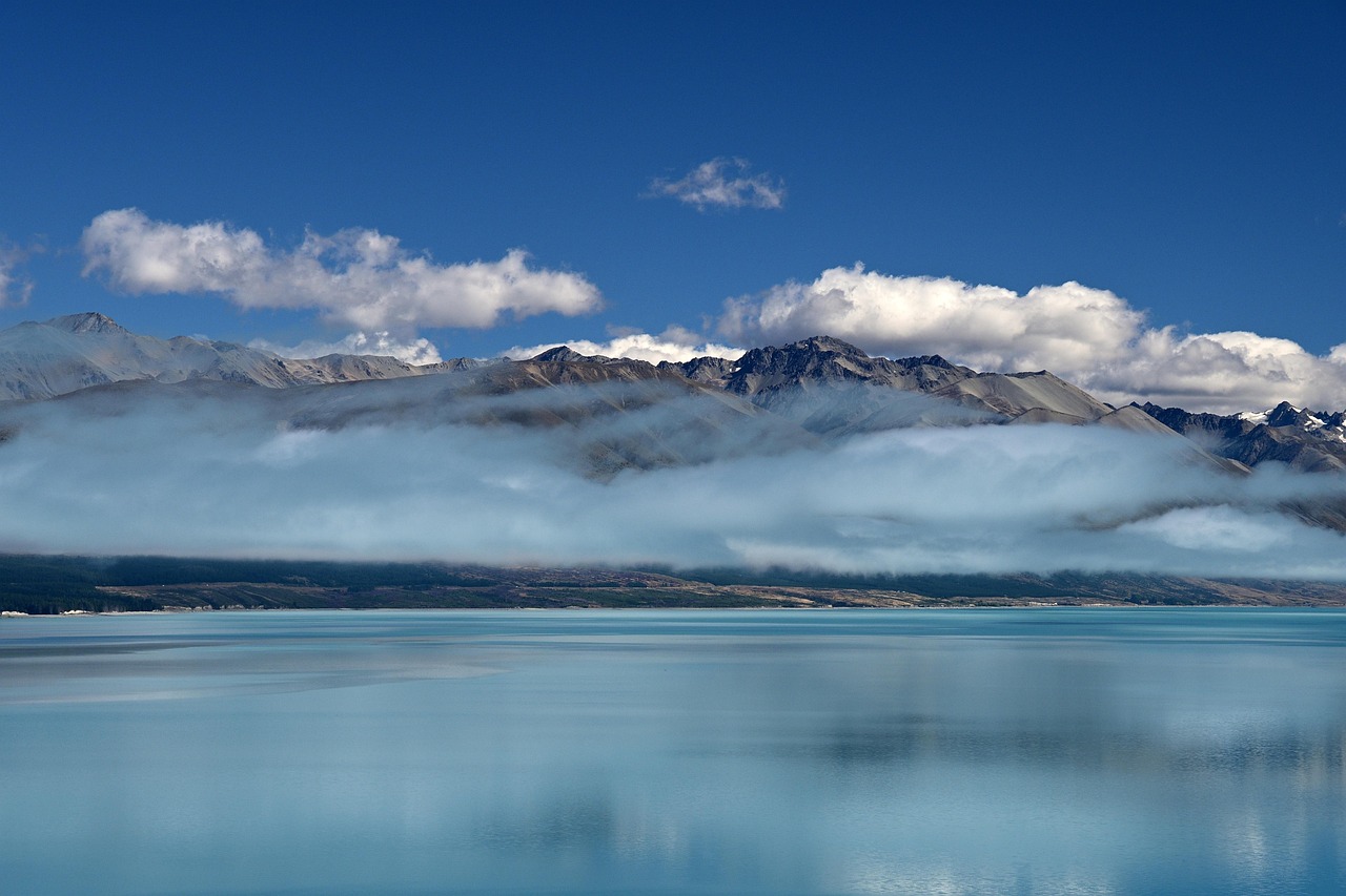 Lake pukaki, nature, alpine lake — Afghanische Frauen wehren sich gegen die Taliban