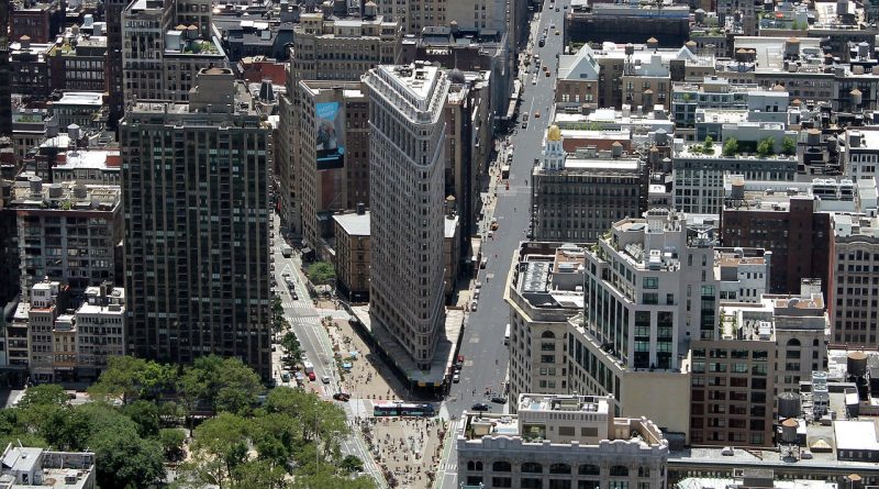 New york, cityscape, skyscrapers — Teacher fired for having students listen to Joe Rogan interview, Dr. Robert Malone says