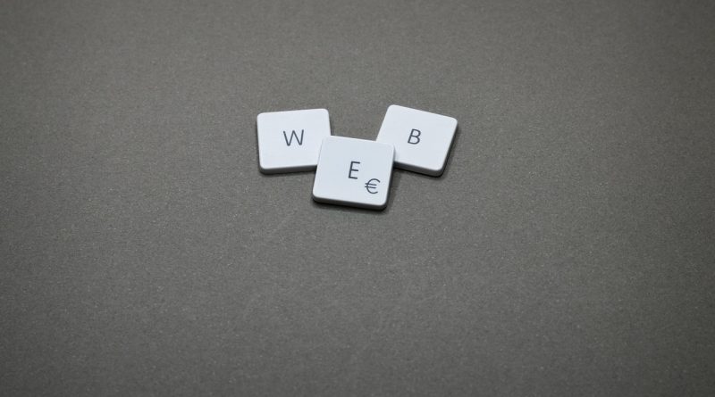 Web, keyboard, key — Yeh Din Kya Aaye Lyrics From Chhoti Si Baat [English Translation]