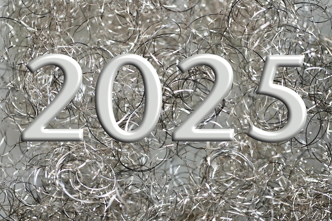 New year's day, 2025, greeting card — Youngkin addresses 2024 rumblings as some in GOP seek Trump alternatives